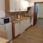 Kukacci Hnizdo Benesov nad Ploucnici