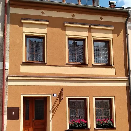 Kukacci Hnizdo Benesov nad Ploucnici