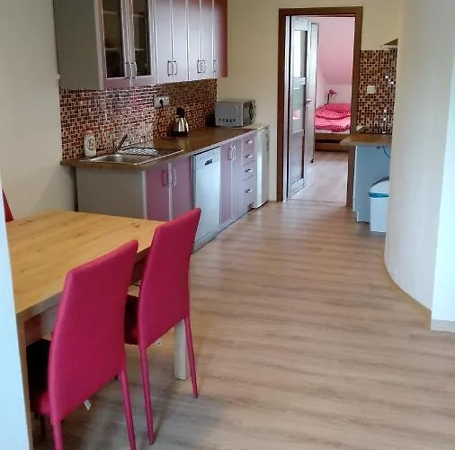 Kukacci Hnizdo Apartment