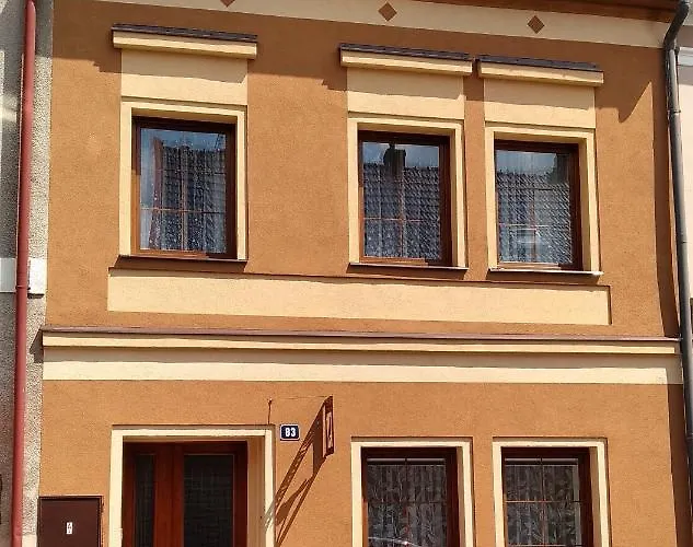 Kukacci Hnizdo Benesov nad Ploucnici